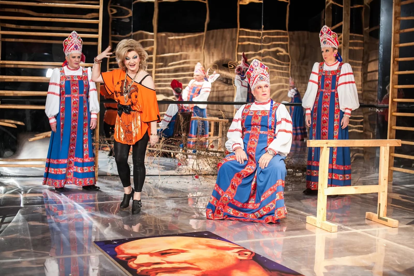 Z KRONIKI TEATRU WYBRZEŻE - odcinek 51 „Baba Chanel” 